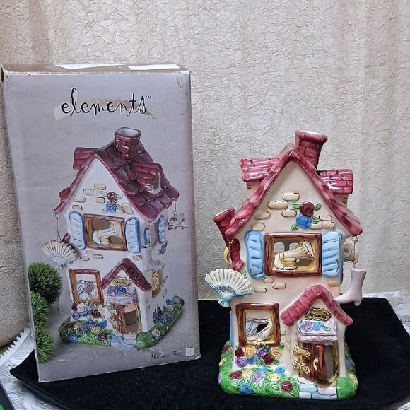 Victorian House Tealite Holder with box - Picture 1 of 11